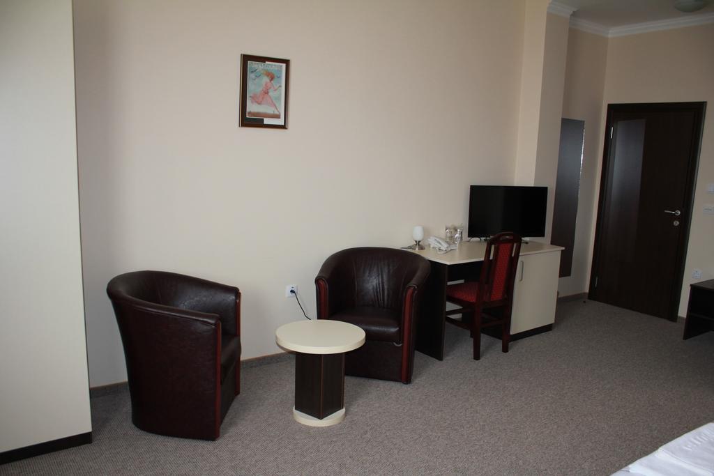 Hotel Feniks Požarevac Oda fotoğraf