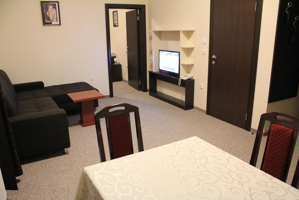Hotel Feniks Požarevac Oda fotoğraf