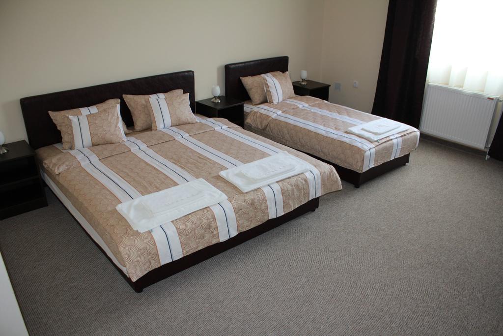 Hotel Feniks Požarevac Oda fotoğraf