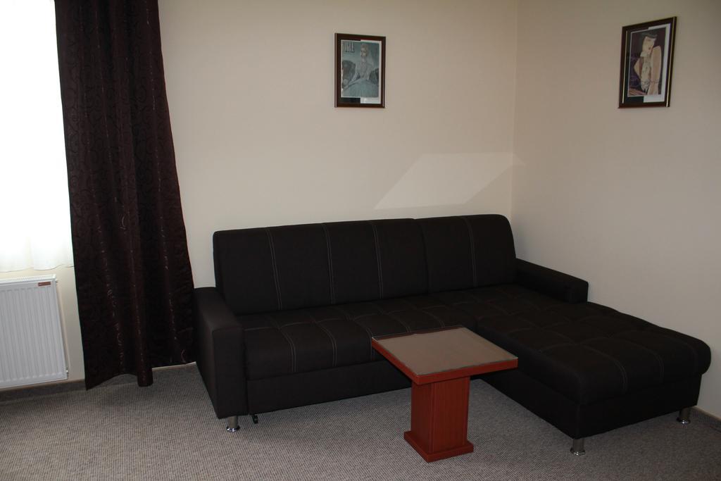 Hotel Feniks Požarevac Oda fotoğraf