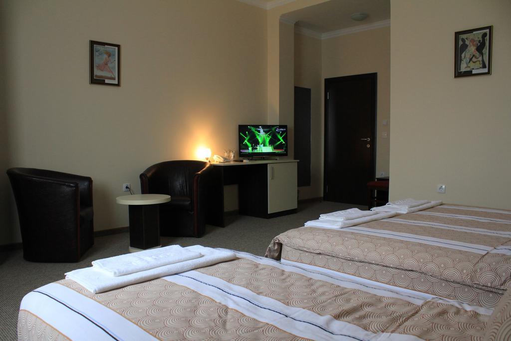Hotel Feniks Požarevac Oda fotoğraf