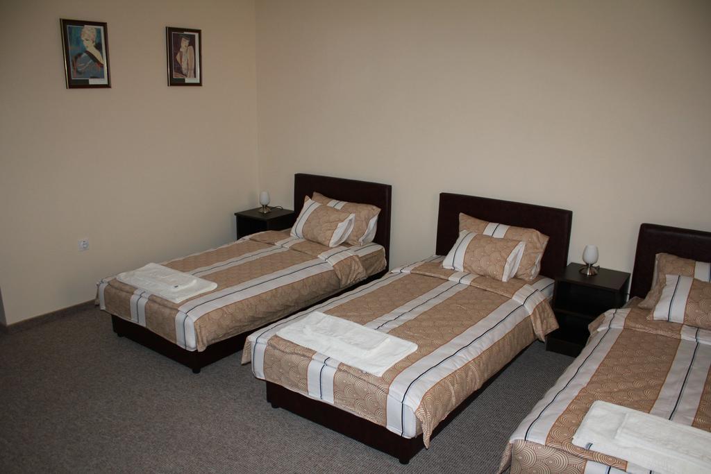 Hotel Feniks Požarevac Oda fotoğraf